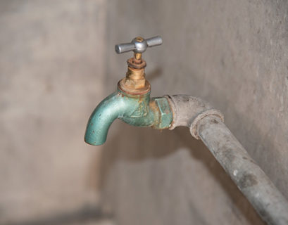 agua en centros de salud